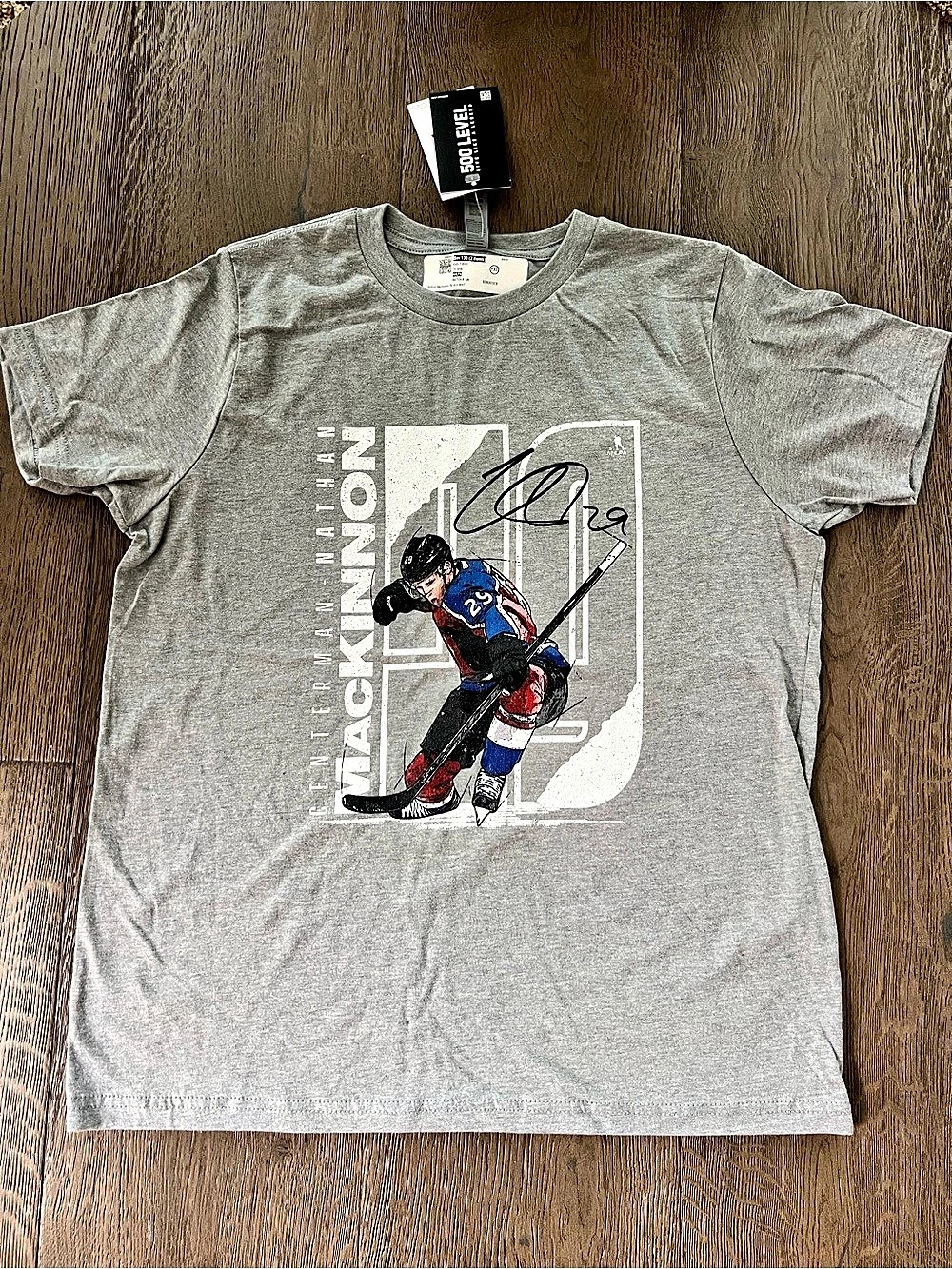 ❤️ Nathan MacKinnon Kids Hockey Graphic T-Shirt Boys 14-16 XL NWT